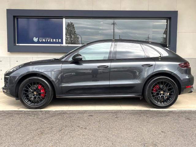 マカン マカンＧＴＳ　スポーツクロノパッケージ　スポーツエグゾースト　黒革シート　シートヒーター　ＰＤＬＳ　ＰＡＳＭ　２０インチＲＳスパイダーデザインホイール　純正ナビ　全周囲カメラ　エアサス　パワーバックドア　禁煙（67枚目）