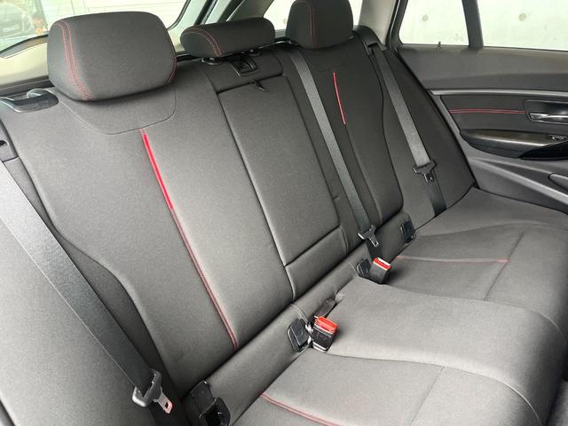 ３シリーズ ３２０ｉツーリング　スポーツ　純正ナビ　禁煙車　１オーナー　リアビューカメラ　ＥＴＣ　Ｂｌｕｅｔｏｏｔｈ　インテリジェントセーフティー　パワーバックドア　クルーズコントロール　デュアルオートエアコン　スマートキー（10枚目）