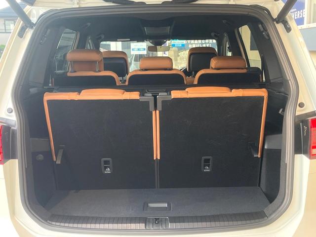 ゴルフトゥーラン TSI ハイライン DiscoverPro カープレイ ブラインドスポットアシスト アダプティブクルコン シートヒーター パワーバックドア バックカメラ Bluetooth スマートキー OP17インチAW フルセグ(12枚目)