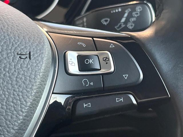 ゴルフトゥーラン TSI ハイライン DiscoverPro カープレイ ブラインドスポットアシスト アダプティブクルコン シートヒーター パワーバックドア バックカメラ Bluetooth スマートキー OP17インチAW フルセグ(24枚目)