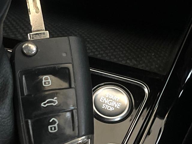 ゴルフトゥーラン TSI ハイライン DiscoverPro カープレイ ブラインドスポットアシスト アダプティブクルコン シートヒーター パワーバックドア バックカメラ Bluetooth スマートキー OP17インチAW フルセグ(31枚目)