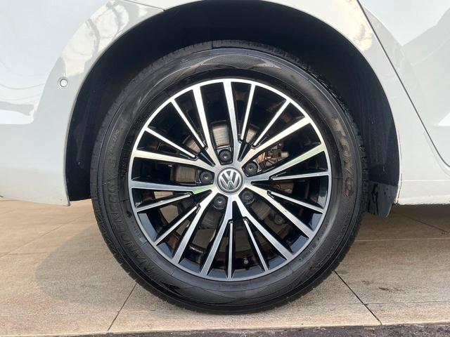 ゴルフトゥーラン TSI ハイライン DiscoverPro カープレイ ブラインドスポットアシスト アダプティブクルコン シートヒーター パワーバックドア バックカメラ Bluetooth スマートキー OP17インチAW フルセグ(58枚目)