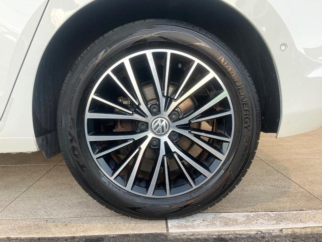 ゴルフトゥーラン TSI ハイライン DiscoverPro カープレイ ブラインドスポットアシスト アダプティブクルコン シートヒーター パワーバックドア バックカメラ Bluetooth スマートキー OP17インチAW フルセグ(61枚目)