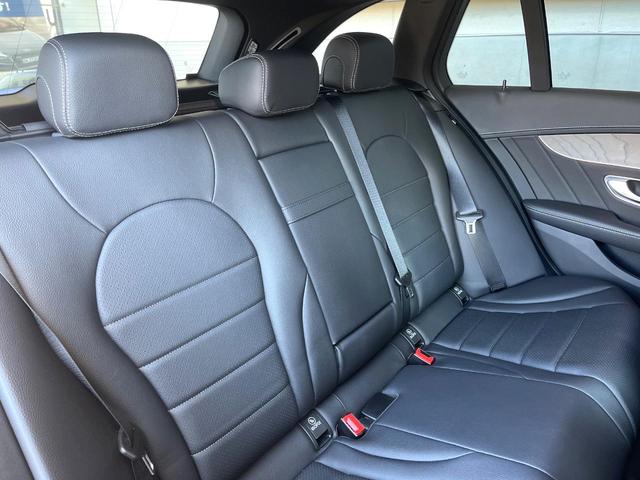 Cクラスステーションワゴン C200 ステーションワゴン スポーツ レーダーセーフティパッケージ 黒革シート シートヒーター アダプティブクルコン ブラインドスポットアシスト ヘッドアップディスプレイ エアサス 純正ナビ バックカメラ パワーバックドア 禁煙 ETC(9枚目)
