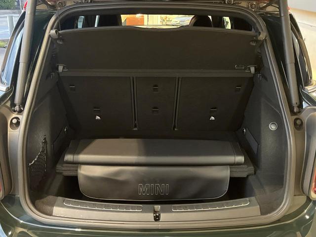 ●トランクルーム：趣味が広がる収容スペース！これだけの広さがあればお買い物やレジャーなどにも最適です！使用感も少なくきれいな状態を維持しております。