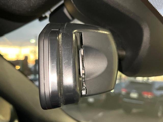 ●ＥＴＣ車載器内蔵ルームミラー：お引き渡し時には再セットアップを実施後、お渡しいたします。マイレージ登録に関してもお気軽に担当営業までお尋ねください。