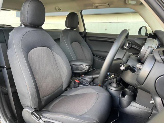 ＭＩＮＩ クーパーＤ　カメラ／パーキングアシストＰＫＧ　ペッパーＰＫＧ　ＬＥＤヘッドライト　１オーナー　禁煙車　純正ナビ　リアビューカメラ　インテリジェントセーフティー　ＥＴＣ　Ｂｌｕｅｔｏｏｔｈ　コンフォートアクセス（9枚目）