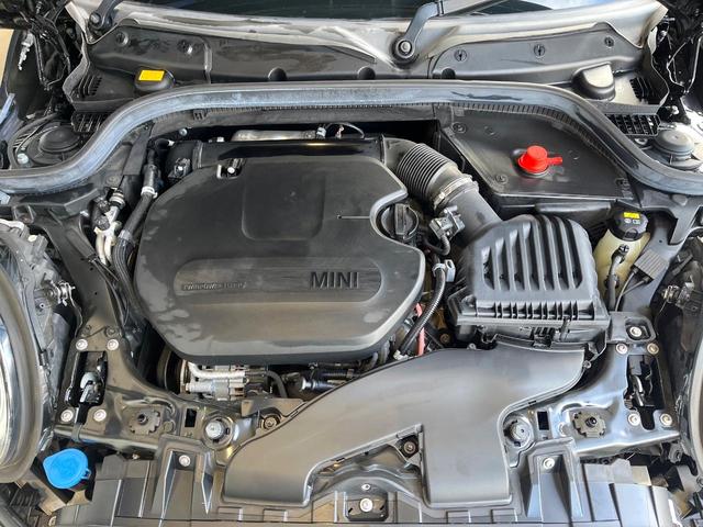 ＭＩＮＩ クーパーＤ　カメラ／パーキングアシストＰＫＧ　ペッパーＰＫＧ　ＬＥＤヘッドライト　１オーナー　禁煙車　純正ナビ　リアビューカメラ　インテリジェントセーフティー　ＥＴＣ　Ｂｌｕｅｔｏｏｔｈ　コンフォートアクセス（20枚目）