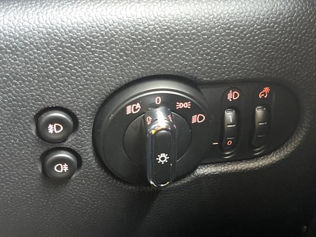 ＭＩＮＩ クーパーＤ　カメラ／パーキングアシストＰＫＧ　ペッパーＰＫＧ　ＬＥＤヘッドライト　１オーナー　禁煙車　純正ナビ　リアビューカメラ　インテリジェントセーフティー　ＥＴＣ　Ｂｌｕｅｔｏｏｔｈ　コンフォートアクセス（38枚目）