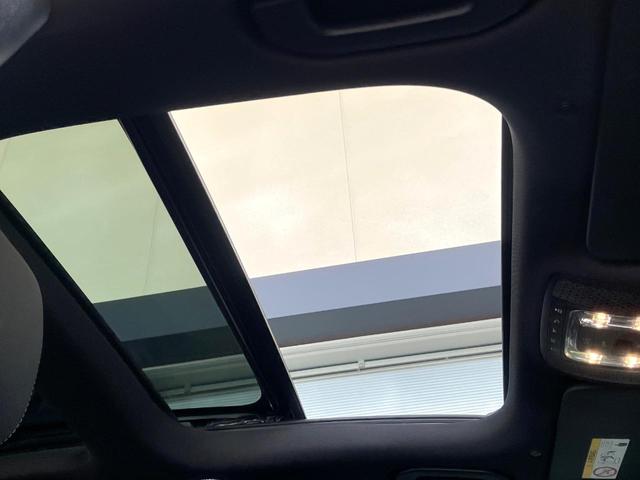 GLB GLB200d 4マチック レザーエクスクルーシブPKG パノラマミックスライディングルーフ 1オーナー 禁煙車 純正ナビ パノラミックビューモニター ヘッドアップディスプレイ ディストロニックプラス 黒革 パワーバックドア(4枚目)