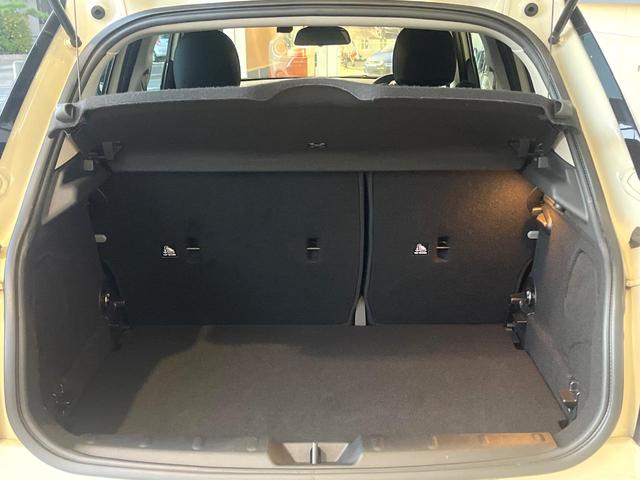 ＭＩＮＩ クーパーＳ　カメラ／パーキングアシストパッケージ　ペッパーパッケージ　アダプティブクルコン　純正ナビ　コンフォートアクセス　ＬＥＤヘッドライト　ユニオンジャックテールライト　インテリジェントセーフティ　禁煙車（11枚目）