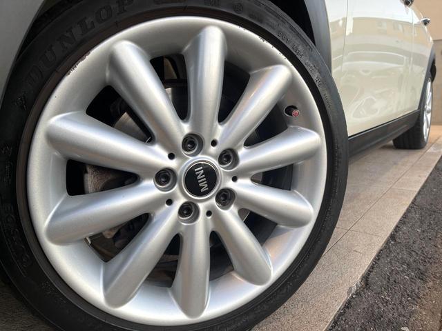 ＭＩＮＩ クーパーＳ　カメラ／パーキングアシストパッケージ　ペッパーパッケージ　アダプティブクルコン　純正ナビ　コンフォートアクセス　ＬＥＤヘッドライト　ユニオンジャックテールライト　インテリジェントセーフティ　禁煙車（13枚目）