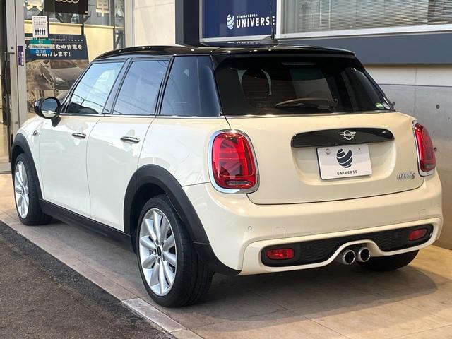 ＭＩＮＩ クーパーＳ　カメラ／パーキングアシストパッケージ　ペッパーパッケージ　アダプティブクルコン　純正ナビ　コンフォートアクセス　ＬＥＤヘッドライト　ユニオンジャックテールライト　インテリジェントセーフティ　禁煙車（17枚目）