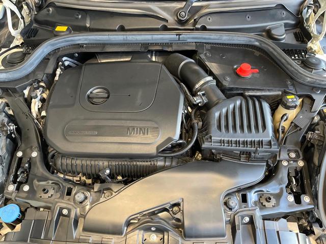 ＭＩＮＩ クーパーＳ　カメラ／パーキングアシストパッケージ　ペッパーパッケージ　アダプティブクルコン　純正ナビ　コンフォートアクセス　ＬＥＤヘッドライト　ユニオンジャックテールライト　インテリジェントセーフティ　禁煙車（19枚目）