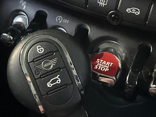 ＭＩＮＩ クーパーＳ　カメラ／パーキングアシストパッケージ　ペッパーパッケージ　アダプティブクルコン　純正ナビ　コンフォートアクセス　ＬＥＤヘッドライト　ユニオンジャックテールライト　インテリジェントセーフティ　禁煙車（21枚目）