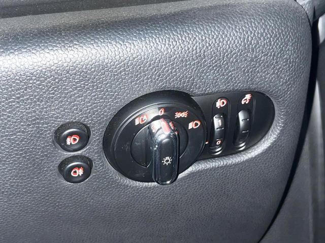 ＭＩＮＩ クーパーＳ　カメラ／パーキングアシストパッケージ　ペッパーパッケージ　アダプティブクルコン　純正ナビ　コンフォートアクセス　ＬＥＤヘッドライト　ユニオンジャックテールライト　インテリジェントセーフティ　禁煙車（23枚目）