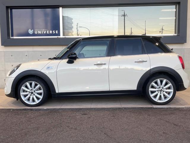 ＭＩＮＩ クーパーＳ　カメラ／パーキングアシストパッケージ　ペッパーパッケージ　アダプティブクルコン　純正ナビ　コンフォートアクセス　ＬＥＤヘッドライト　ユニオンジャックテールライト　インテリジェントセーフティ　禁煙車（46枚目）