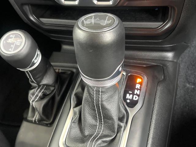 ジープ・ラングラーアンリミテッド サハラ　１オーナー　禁煙車　黒革シート　アダプティブクルコン　ブラインドスポットアシスト　純正ナビ　カープレイ　バックカメラ　シートヒーター　ＡＬＰＩＮＥオーディオシステム　スマートキー　Ｂｌｕｅｔｏｏｔｈ（10枚目）