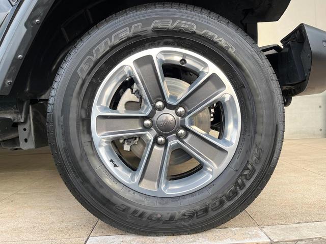 ジープ・ラングラーアンリミテッド サハラ　１オーナー　禁煙車　黒革シート　アダプティブクルコン　ブラインドスポットアシスト　純正ナビ　カープレイ　バックカメラ　シートヒーター　ＡＬＰＩＮＥオーディオシステム　スマートキー　Ｂｌｕｅｔｏｏｔｈ（55枚目）