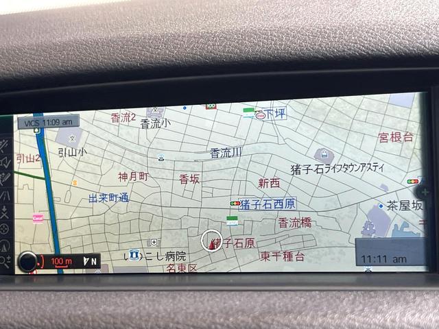 Ｘ１ ｓＤｒｉｖｅ　２０ｉ　スポーツ　ナビゲーションパッケージ　パーキングサポートパッケージ　バックカメラ　Ｂｌｕｅｔｏｏｔｈ　ＣＤ／ＤＶＤ再生　アイドリングストップ　デュアルオートエアコン　純正１８インチアルミホイール　ＥＴＣ　禁煙車（4枚目）