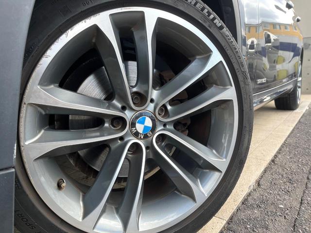 Ｘ１ ｓＤｒｉｖｅ　２０ｉ　スポーツ　ナビゲーションパッケージ　パーキングサポートパッケージ　バックカメラ　Ｂｌｕｅｔｏｏｔｈ　ＣＤ／ＤＶＤ再生　アイドリングストップ　デュアルオートエアコン　純正１８インチアルミホイール　ＥＴＣ　禁煙車（18枚目）