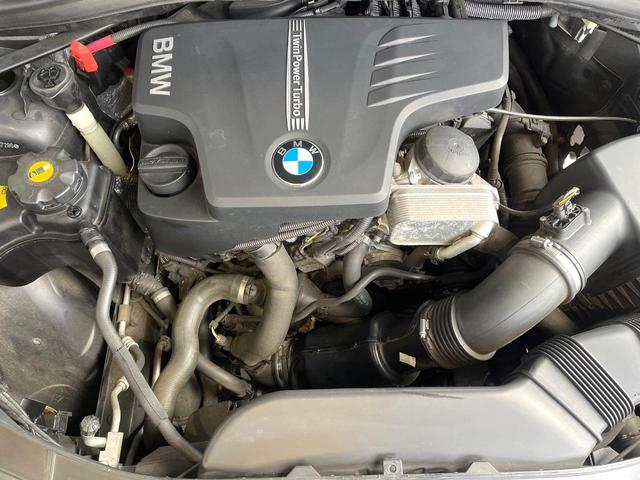 Ｘ１ ｓＤｒｉｖｅ　２０ｉ　スポーツ　ナビゲーションパッケージ　パーキングサポートパッケージ　バックカメラ　Ｂｌｕｅｔｏｏｔｈ　ＣＤ／ＤＶＤ再生　アイドリングストップ　デュアルオートエアコン　純正１８インチアルミホイール　ＥＴＣ　禁煙車（19枚目）