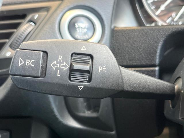 Ｘ１ ｓＤｒｉｖｅ　２０ｉ　スポーツ　ナビゲーションパッケージ　パーキングサポートパッケージ　バックカメラ　Ｂｌｕｅｔｏｏｔｈ　ＣＤ／ＤＶＤ再生　アイドリングストップ　デュアルオートエアコン　純正１８インチアルミホイール　ＥＴＣ　禁煙車（34枚目）