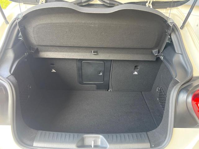 Aクラス A180 スポーツ AMGレザーエクスクルーシブパッケージ レーダーセーフティパッケージ サンルーフ 黒革シート 後期型 カープレイ 純正ナビ バックカメラ キーレスゴー シートヒーター Bluetooth 禁煙車(12枚目)