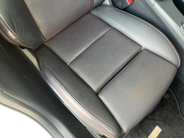 Aクラス A180 スポーツ AMGレザーエクスクルーシブパッケージ レーダーセーフティパッケージ サンルーフ 黒革シート 後期型 カープレイ 純正ナビ バックカメラ キーレスゴー シートヒーター Bluetooth 禁煙車(45枚目)