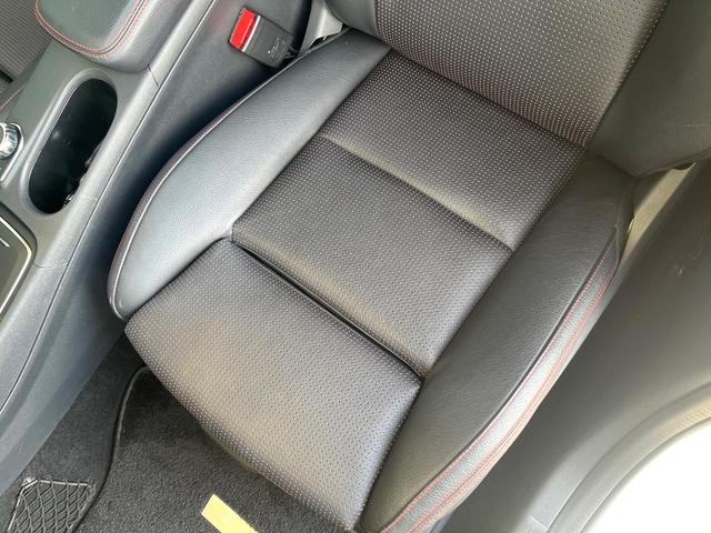 Aクラス A180 スポーツ AMGレザーエクスクルーシブパッケージ レーダーセーフティパッケージ サンルーフ 黒革シート 後期型 カープレイ 純正ナビ バックカメラ キーレスゴー シートヒーター Bluetooth 禁煙車(46枚目)