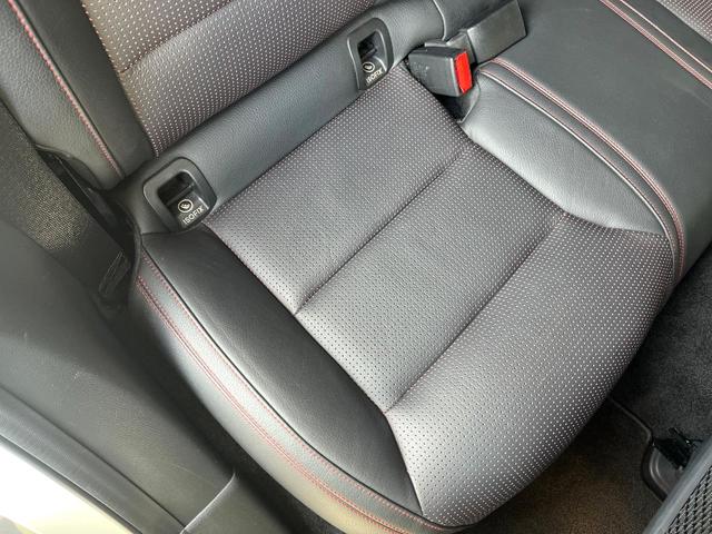 Aクラス A180 スポーツ AMGレザーエクスクルーシブパッケージ レーダーセーフティパッケージ サンルーフ 黒革シート 後期型 カープレイ 純正ナビ バックカメラ キーレスゴー シートヒーター Bluetooth 禁煙車(48枚目)