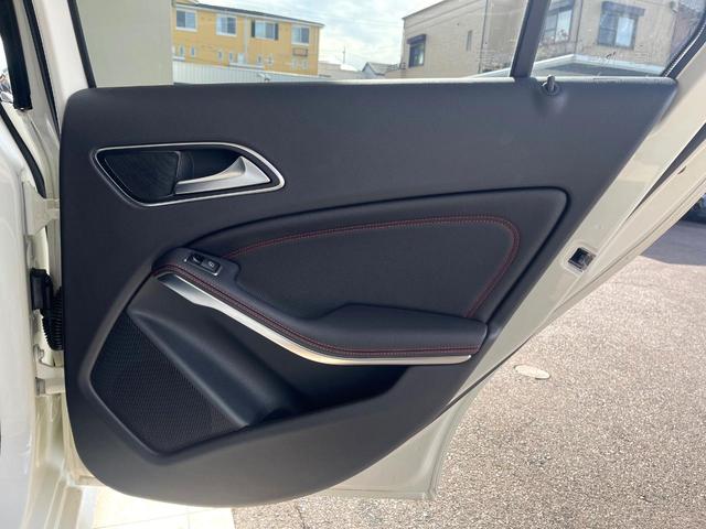 Aクラス A180 スポーツ AMGレザーエクスクルーシブパッケージ レーダーセーフティパッケージ サンルーフ 黒革シート 後期型 カープレイ 純正ナビ バックカメラ キーレスゴー シートヒーター Bluetooth 禁煙車(51枚目)