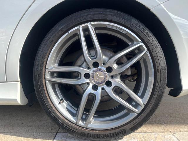 Aクラス A180 スポーツ AMGレザーエクスクルーシブパッケージ レーダーセーフティパッケージ サンルーフ 黒革シート 後期型 カープレイ 純正ナビ バックカメラ キーレスゴー シートヒーター Bluetooth 禁煙車(54枚目)