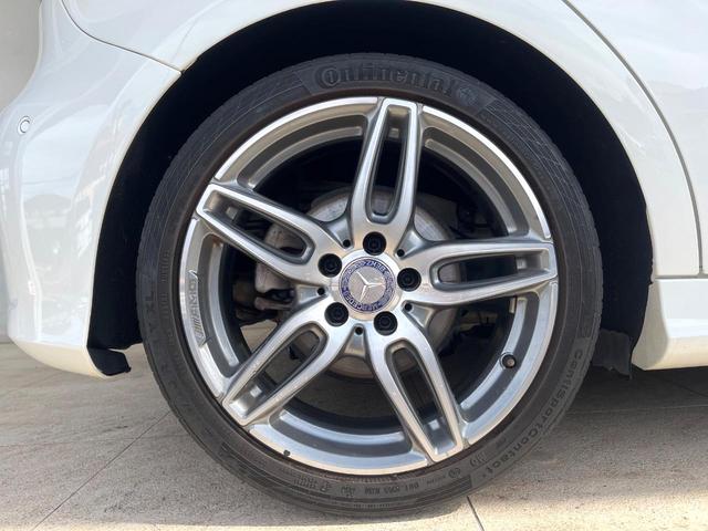 Aクラス A180 スポーツ AMGレザーエクスクルーシブパッケージ レーダーセーフティパッケージ サンルーフ 黒革シート 後期型 カープレイ 純正ナビ バックカメラ キーレスゴー シートヒーター Bluetooth 禁煙車(55枚目)