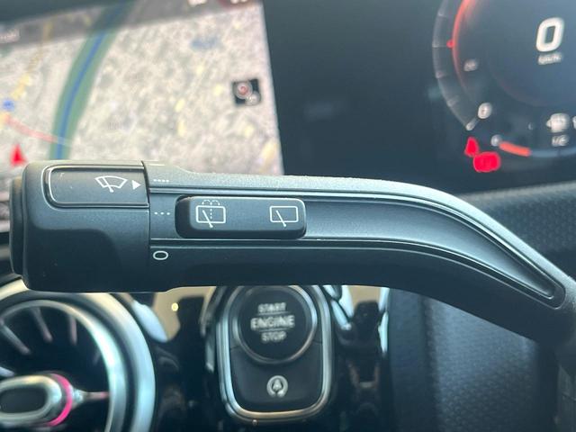 Aクラス A200d AMGレザーエクスクルーシブパッケージ レーダーセーフティパッケージ ナビゲーションパッケージ アダプティブクルコン ブラインドスポットアシスト シートヒーター バックカメラ Bluetooth キーレスゴー パドルシフト ETC 禁煙車(28枚目)