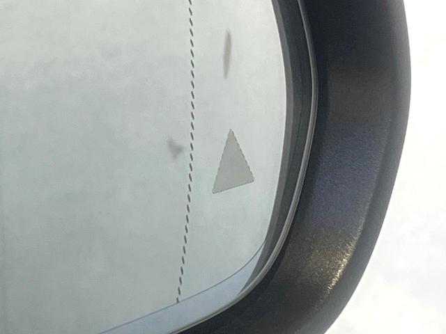 Ａクラスセダン Ａ２００ｄセダンＡＭＧレザエクスクルーシブパッケージ　パノラミックスライディングルーフ　アドバンスドパッケージ　赤黒革シート　純正ナビ　フルセグ　全周囲カメラ　シートヒーター　アダプティブクルコン　ブラインドスポットアシスト　純正１８インチＡＷ　禁煙車（21枚目）