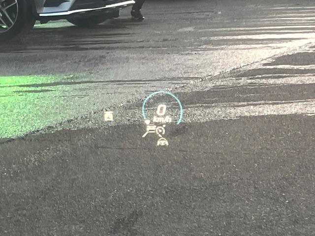 Ａクラスセダン Ａ２００ｄセダンＡＭＧレザエクスクルーシブパッケージ　パノラミックスライディングルーフ　アドバンスドパッケージ　赤黒革シート　純正ナビ　フルセグ　全周囲カメラ　シートヒーター　アダプティブクルコン　ブラインドスポットアシスト　純正１８インチＡＷ　禁煙車（23枚目）