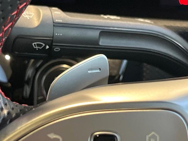 Ａクラスセダン Ａ２００ｄセダンＡＭＧレザエクスクルーシブパッケージ　パノラミックスライディングルーフ　アドバンスドパッケージ　赤黒革シート　純正ナビ　フルセグ　全周囲カメラ　シートヒーター　アダプティブクルコン　ブラインドスポットアシスト　純正１８インチＡＷ　禁煙車（28枚目）