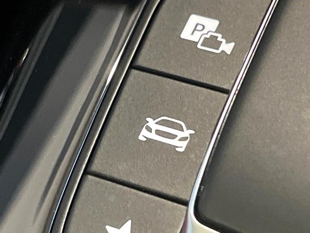 Ａクラスセダン Ａ２００ｄセダンＡＭＧレザエクスクルーシブパッケージ　パノラミックスライディングルーフ　アドバンスドパッケージ　赤黒革シート　純正ナビ　フルセグ　全周囲カメラ　シートヒーター　アダプティブクルコン　ブラインドスポットアシスト　純正１８インチＡＷ　禁煙車（33枚目）