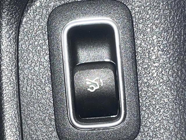 Ａクラスセダン Ａ２００ｄセダンＡＭＧレザエクスクルーシブパッケージ　パノラミックスライディングルーフ　アドバンスドパッケージ　赤黒革シート　純正ナビ　フルセグ　全周囲カメラ　シートヒーター　アダプティブクルコン　ブラインドスポットアシスト　純正１８インチＡＷ　禁煙車（36枚目）