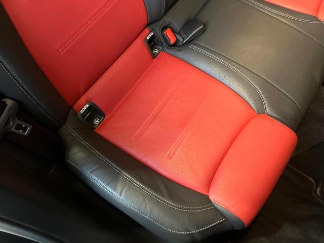 Ａクラスセダン Ａ２００ｄセダンＡＭＧレザエクスクルーシブパッケージ　パノラミックスライディングルーフ　アドバンスドパッケージ　赤黒革シート　純正ナビ　フルセグ　全周囲カメラ　シートヒーター　アダプティブクルコン　ブラインドスポットアシスト　純正１８インチＡＷ　禁煙車（40枚目）