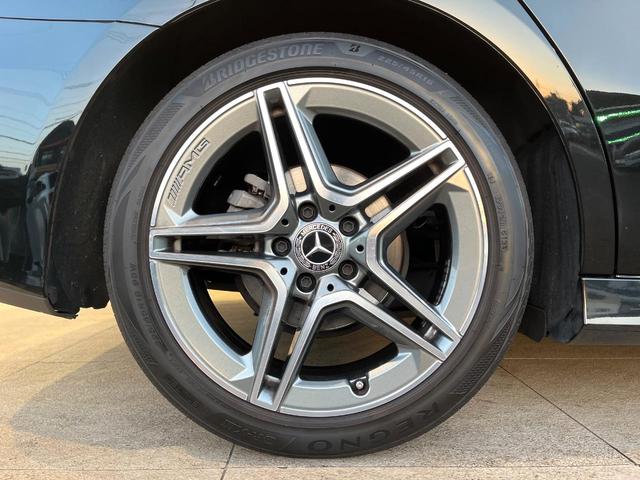 Ａクラスセダン Ａ２００ｄセダンＡＭＧレザエクスクルーシブパッケージ　パノラミックスライディングルーフ　アドバンスドパッケージ　赤黒革シート　純正ナビ　フルセグ　全周囲カメラ　シートヒーター　アダプティブクルコン　ブラインドスポットアシスト　純正１８インチＡＷ　禁煙車（46枚目）