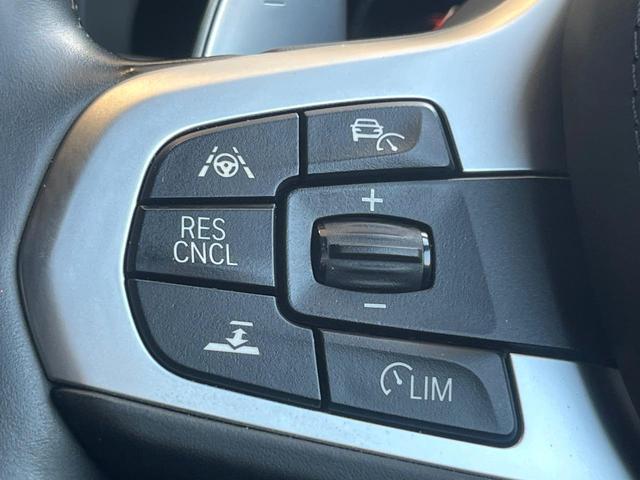 ５シリーズ ５４０ｉ　Ｍスポーツ　イノベーションパッケージ　黒革シート　全席シートヒーター　ヘッドアップディスプレイ　アダプティブクルコン　ブラインドスポットアシスト　全周囲カメラ　Ｂｌｕｅｔｏｏｔｈ　ドライビングアシストプラス　禁煙（5枚目）