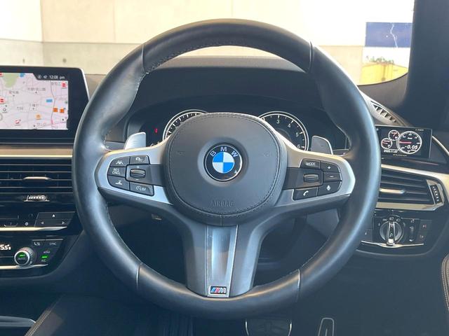 ５シリーズ ５４０ｉ　Ｍスポーツ　イノベーションパッケージ　黒革シート　全席シートヒーター　ヘッドアップディスプレイ　アダプティブクルコン　ブラインドスポットアシスト　全周囲カメラ　Ｂｌｕｅｔｏｏｔｈ　ドライビングアシストプラス　禁煙（10枚目）