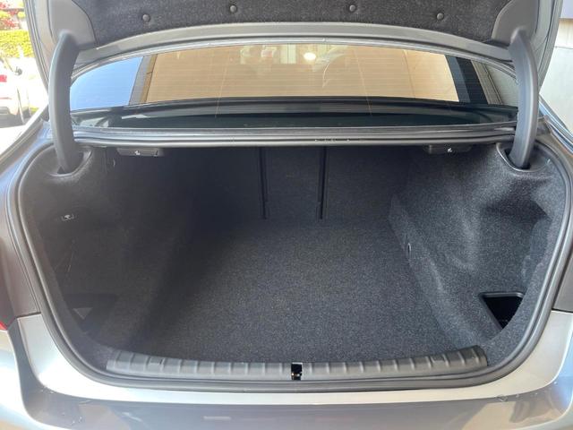 ５シリーズ ５４０ｉ　Ｍスポーツ　イノベーションパッケージ　黒革シート　全席シートヒーター　ヘッドアップディスプレイ　アダプティブクルコン　ブラインドスポットアシスト　全周囲カメラ　Ｂｌｕｅｔｏｏｔｈ　ドライビングアシストプラス　禁煙（12枚目）