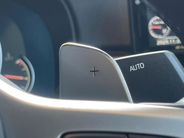 ５シリーズ ５４０ｉ　Ｍスポーツ　イノベーションパッケージ　黒革シート　全席シートヒーター　ヘッドアップディスプレイ　アダプティブクルコン　ブラインドスポットアシスト　全周囲カメラ　Ｂｌｕｅｔｏｏｔｈ　ドライビングアシストプラス　禁煙（28枚目）