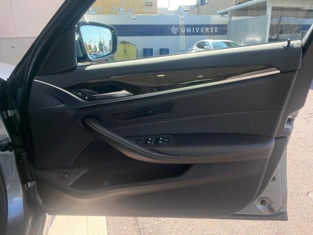 ５シリーズ ５４０ｉ　Ｍスポーツ　イノベーションパッケージ　黒革シート　全席シートヒーター　ヘッドアップディスプレイ　アダプティブクルコン　ブラインドスポットアシスト　全周囲カメラ　Ｂｌｕｅｔｏｏｔｈ　ドライビングアシストプラス　禁煙（47枚目）