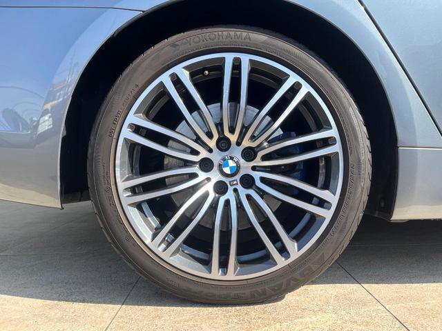 ５シリーズ ５４０ｉ　Ｍスポーツ　イノベーションパッケージ　黒革シート　全席シートヒーター　ヘッドアップディスプレイ　アダプティブクルコン　ブラインドスポットアシスト　全周囲カメラ　Ｂｌｕｅｔｏｏｔｈ　ドライビングアシストプラス　禁煙（54枚目）