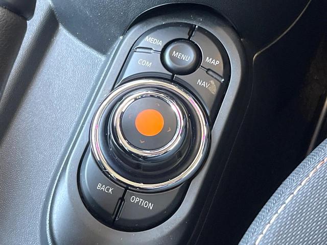 MINI クーパー ユニオンジャックテールライト カメラ/パーキングアシストパッケージ ペッパーパッケージ 純正ナビ Bluetooth LEDヘッドライト オートライト ETC 禁煙車 コンフォートアクセス(31枚目)