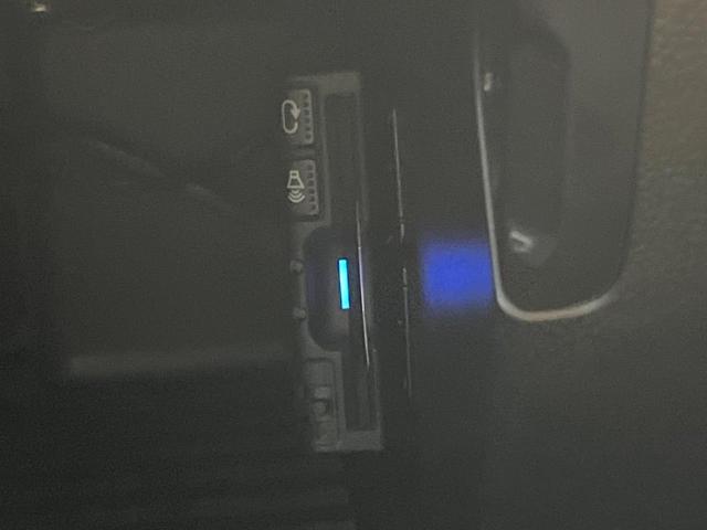 MINI クーパーD クラブマン リアビューカメラ バックソナー 禁煙車 純正ナビ フルセグ ETC Bluetooth レーダークルコン インテリジェントセーフティー デュアルオートエアコン コンフォートアクセス(8枚目)